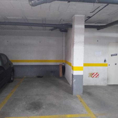 Galindo Center Premium Suites, Free Parking Севиля Екстериор снимка