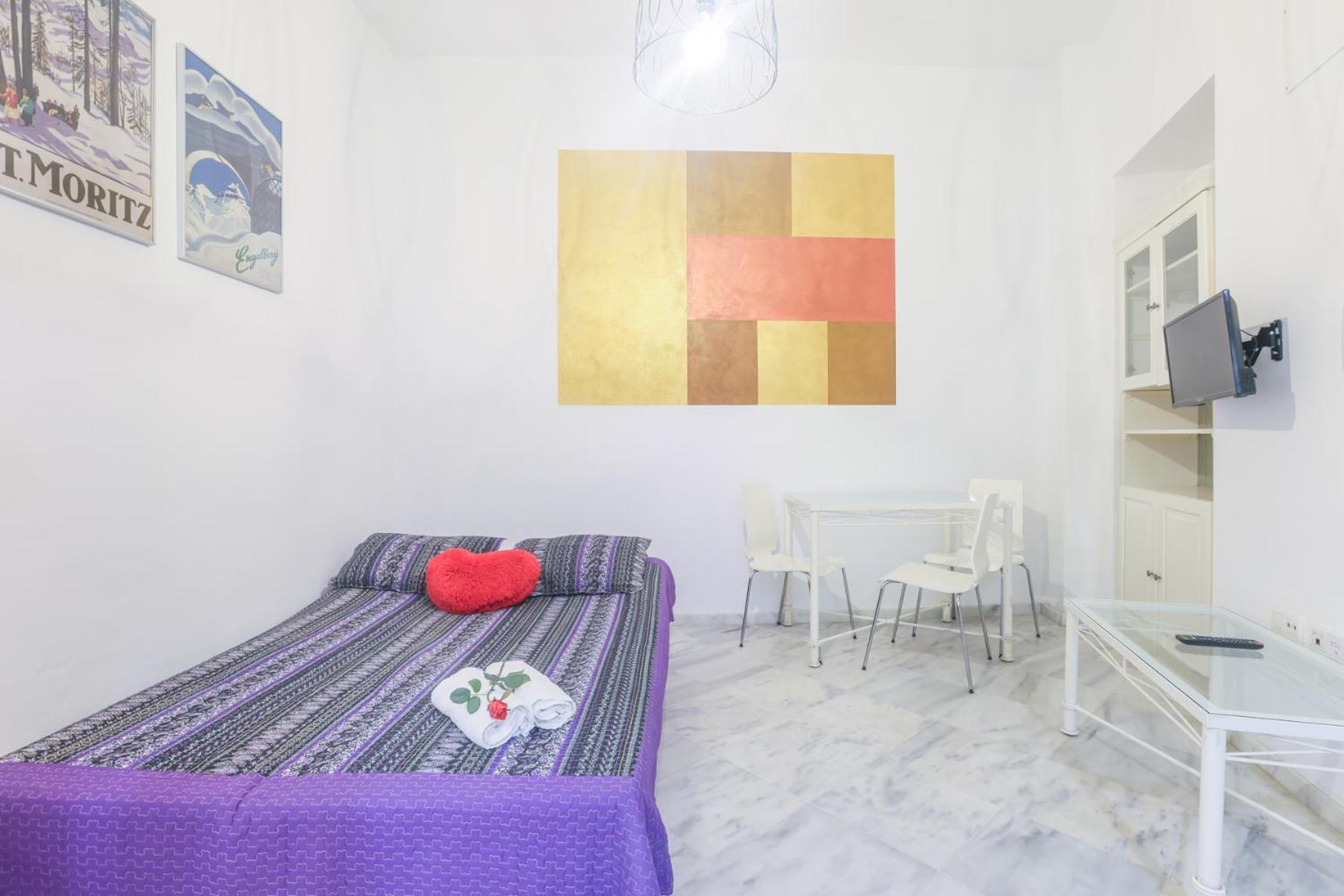 Galindo Center Premium Suites, Free Parking Севиля Екстериор снимка