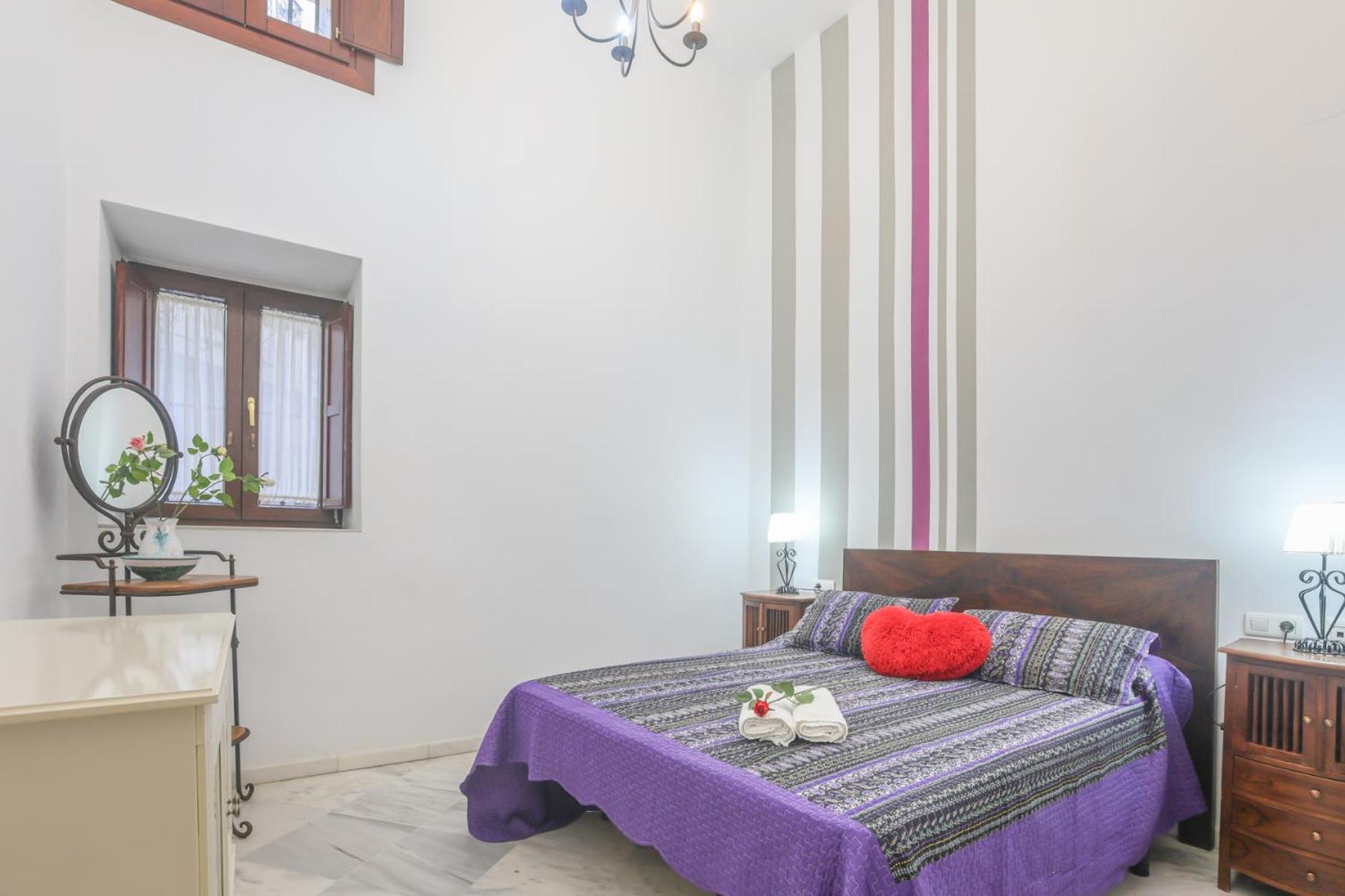 Galindo Center Premium Suites, Free Parking Севиля Екстериор снимка