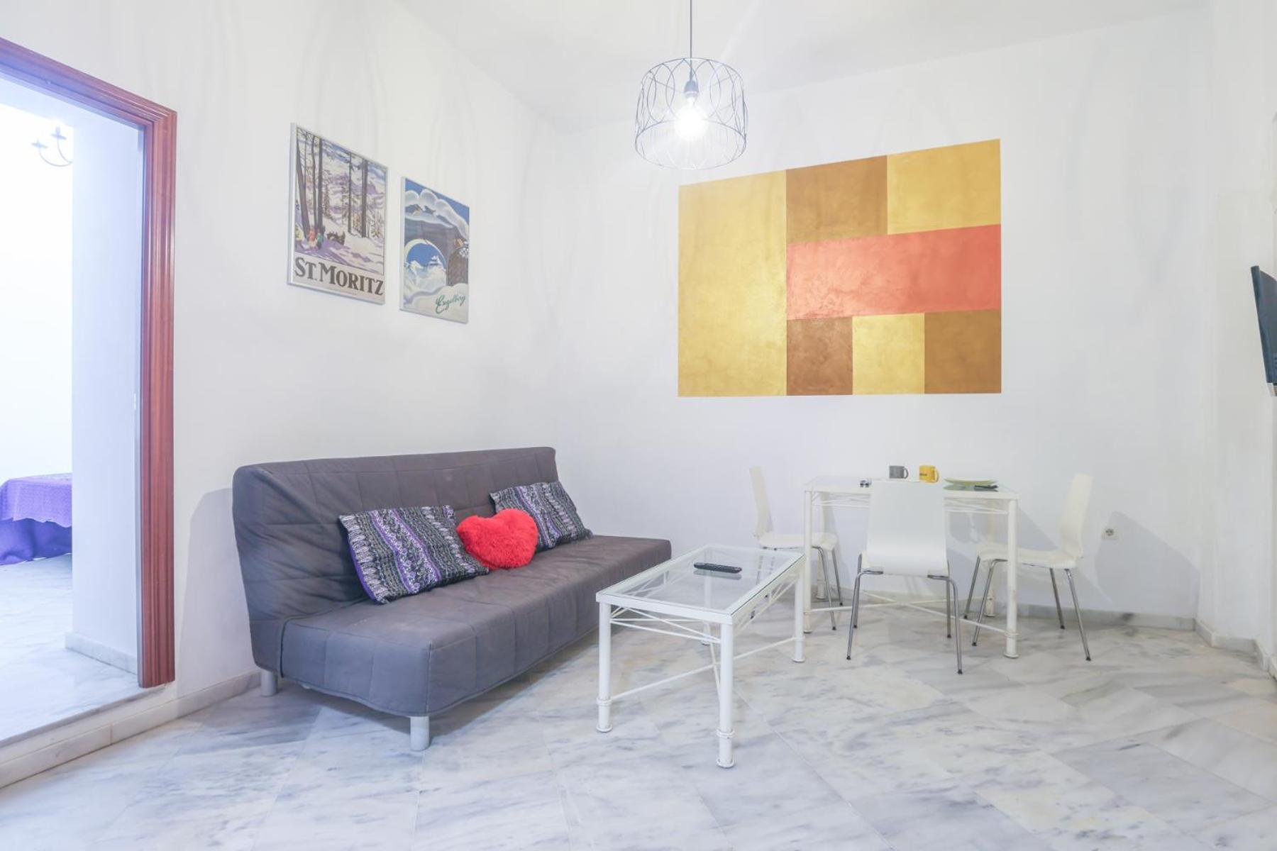 Galindo Center Premium Suites, Free Parking Севиля Екстериор снимка